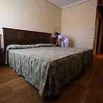 Ele Puerta De Monfrague 2*
