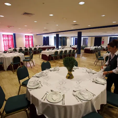 Ele Puerta De Monfrague