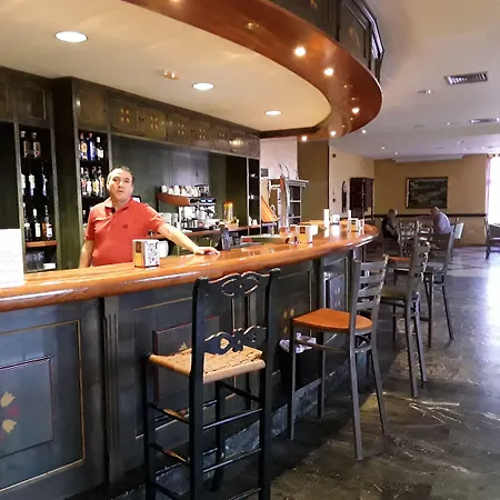 Ele Puerta De Monfrague Malpartida de Plasencia