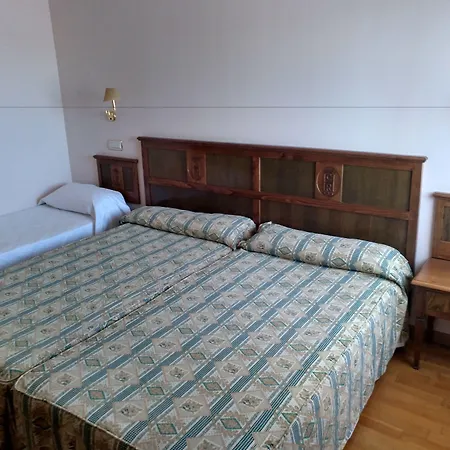 Hotel Ele Puerta De Monfrague 2*