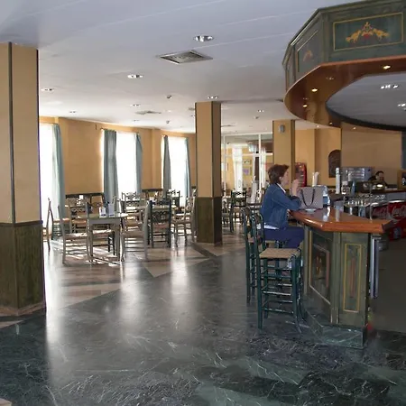 Ele Puerta De Monfrague 2*