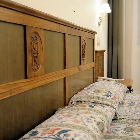 Hotel Ele Puerta De Monfrague 2*