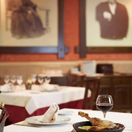 Ele Puerta De Monfrague