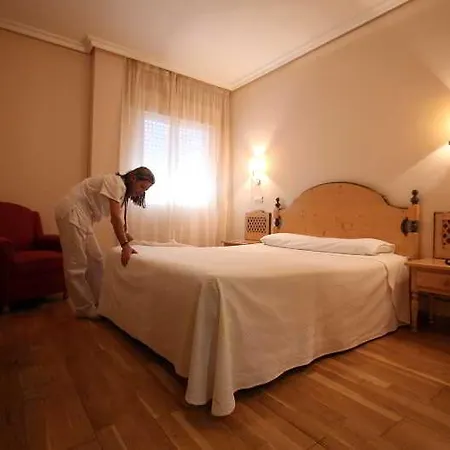 Ele Puerta De Monfrague Malpartida De Plasencia