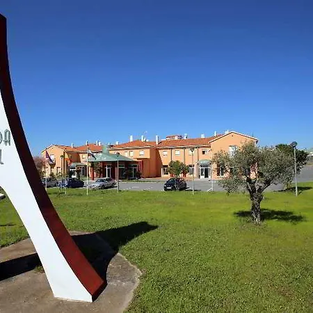 Hotel Ele Puerta De Monfrague 2*