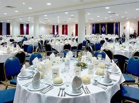 Ele Puerta De Monfrague 2*