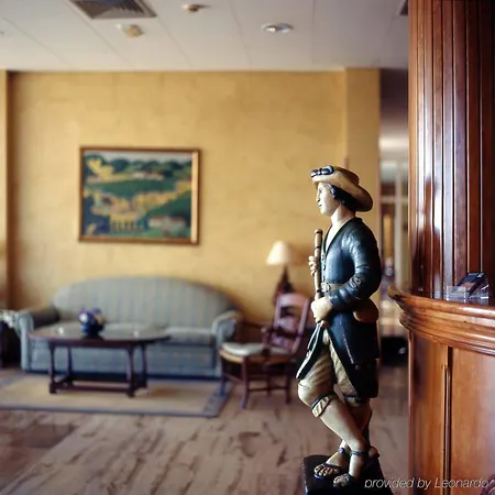 Ele Puerta De Monfrague 2*