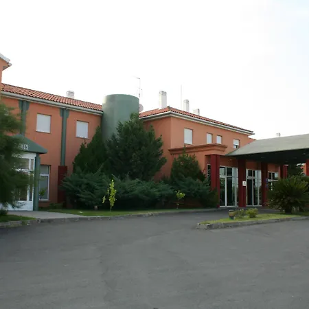 Ele Puerta De Monfrague Hotel 2*