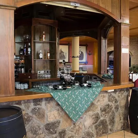 Ele Puerta De Monfrague 2*