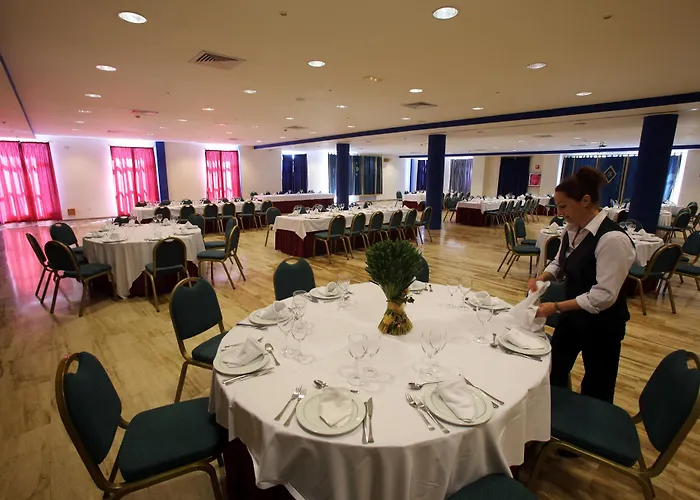 Ele Puerta De Monfrague