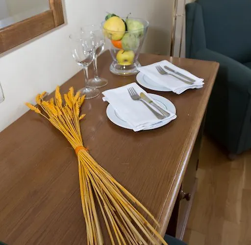 Ele Puerta De Monfrague 2*