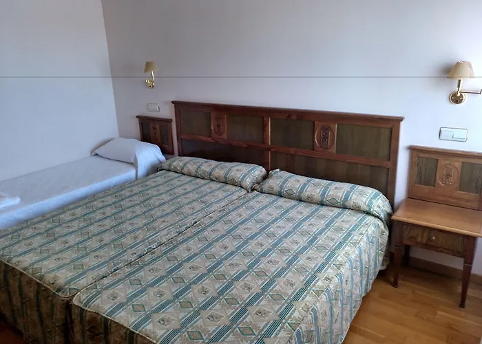 Hotel Ele Puerta De Monfrague 2*