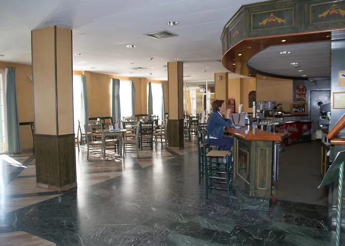 Ele Puerta De Monfrague 2*