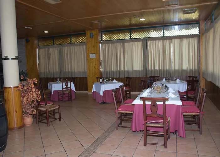 Hotel Ele Puerta De Monfrague 2*