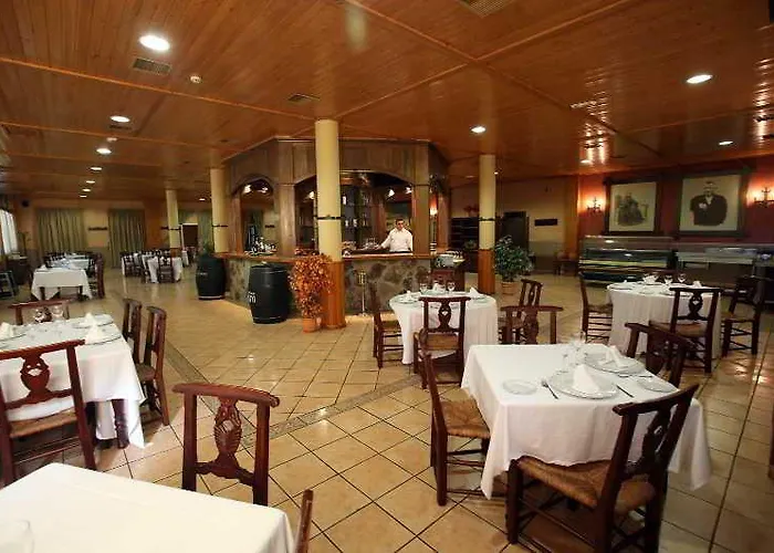 Ele Puerta De Monfrague 2*