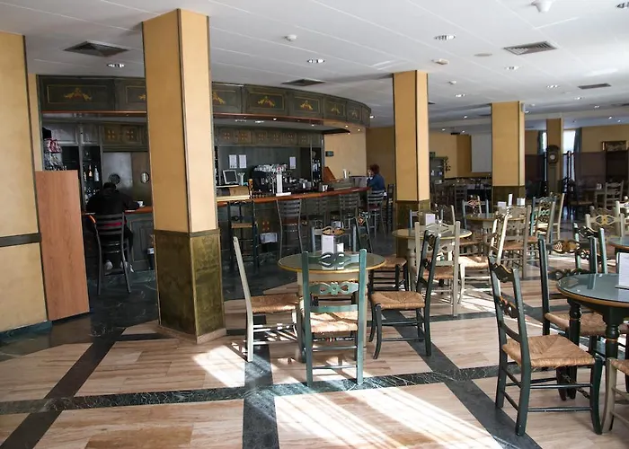 Hotel Ele Puerta De Monfrague 2*