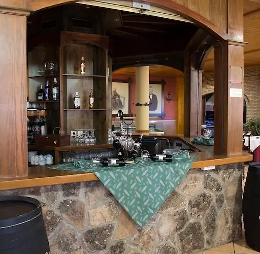 Ele Puerta De Monfrague 2*